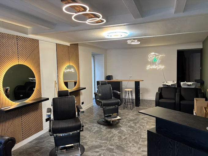 Intérieur du salon B&T Barbershop à Saint-Philbert-de-Grand-Lieu